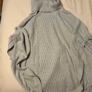 Cabi Women’s Gray Sweater